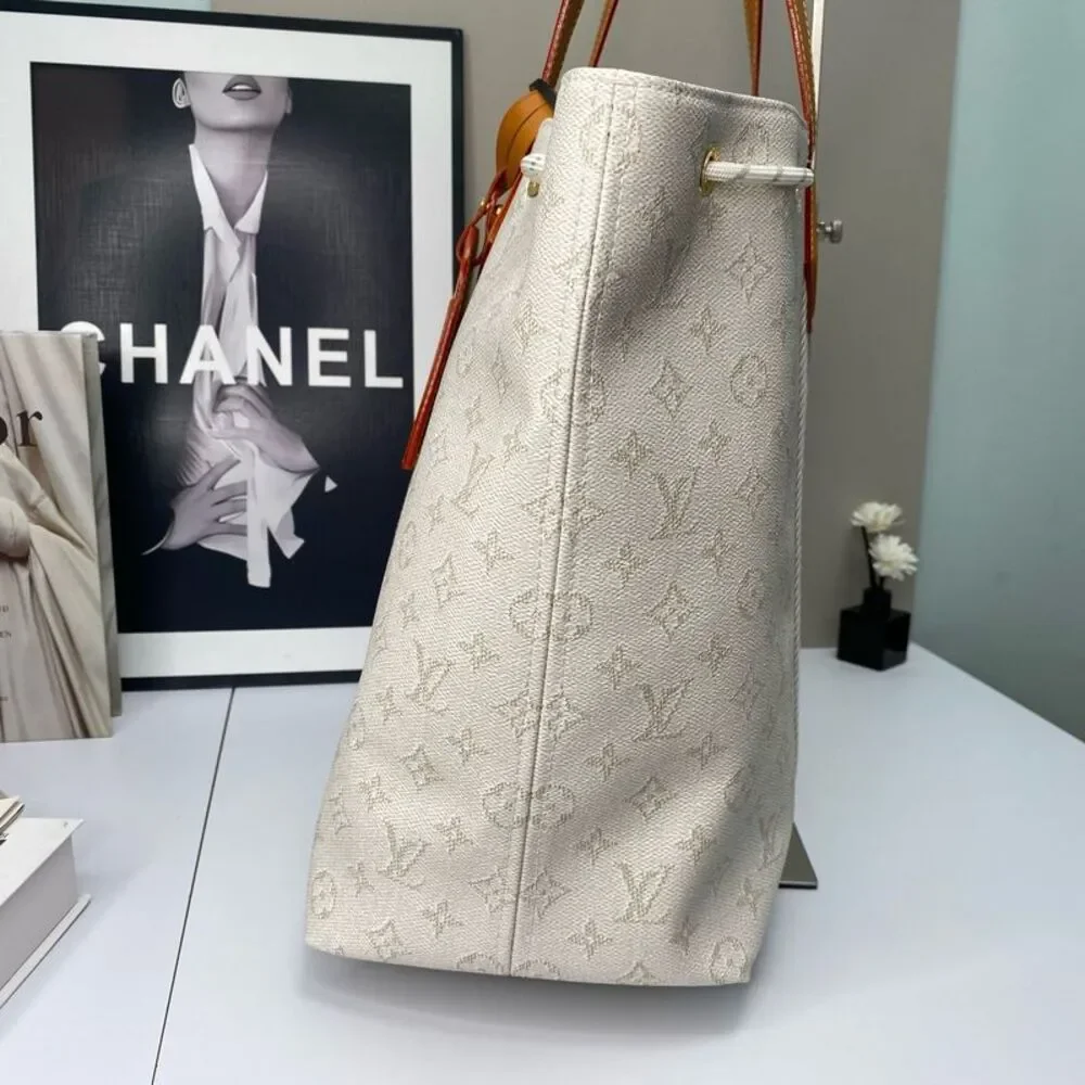 Louis Vuitton Women Pre-Loved Bag Very Good Condition - Picture 4 of 8